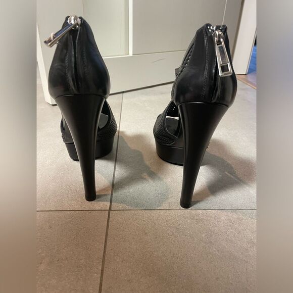 2 ITEM BUNDLE - Gucci Oversized Sunglasses - Gucci Stiletto Heels - Black - 7.5 - Picture 14 of 14